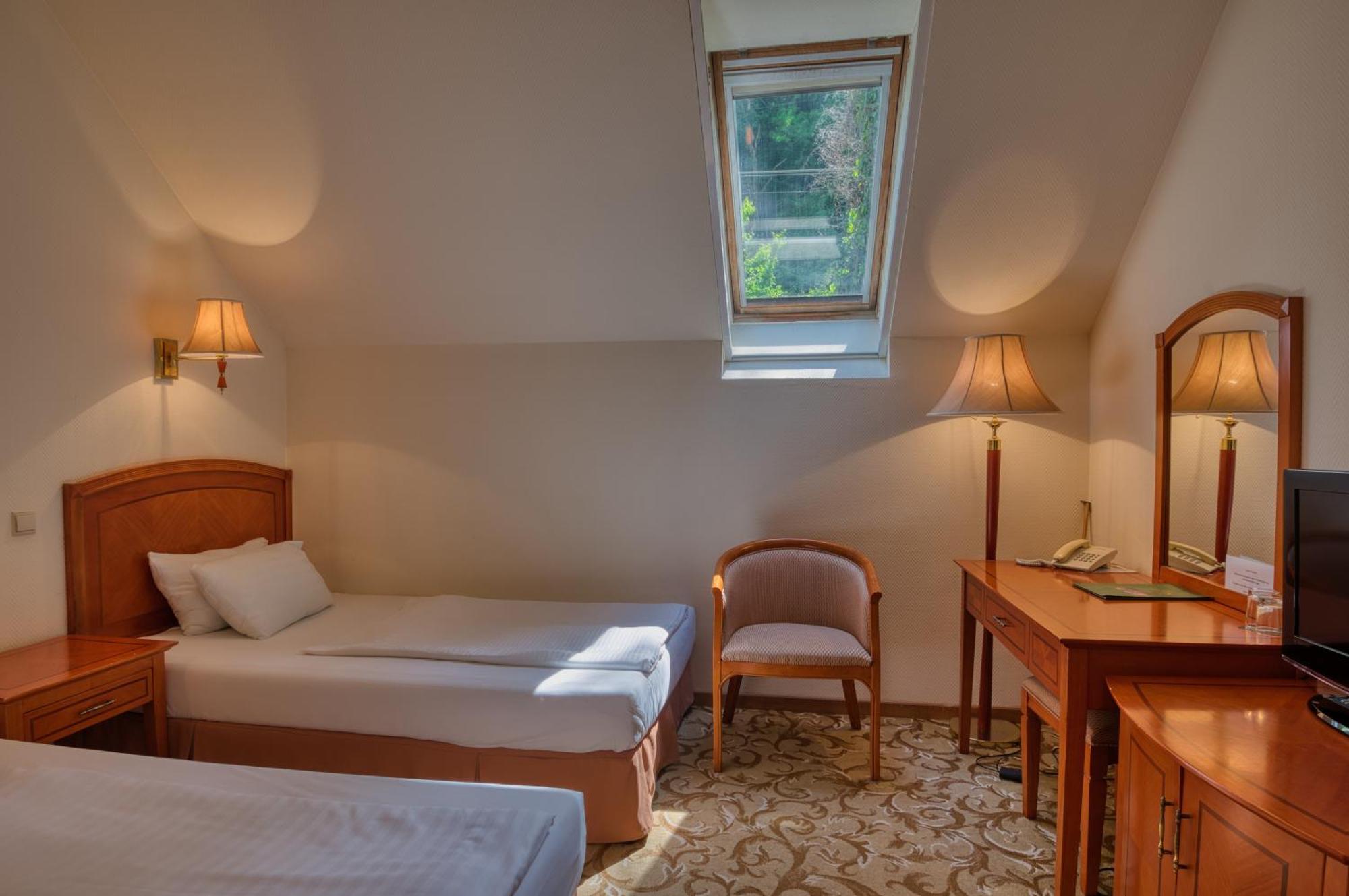 Hotel Bellevue Esztergom Room photo